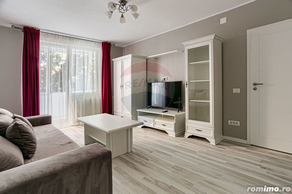 Apartament 3 camere, zona Traian-Boul Rosu