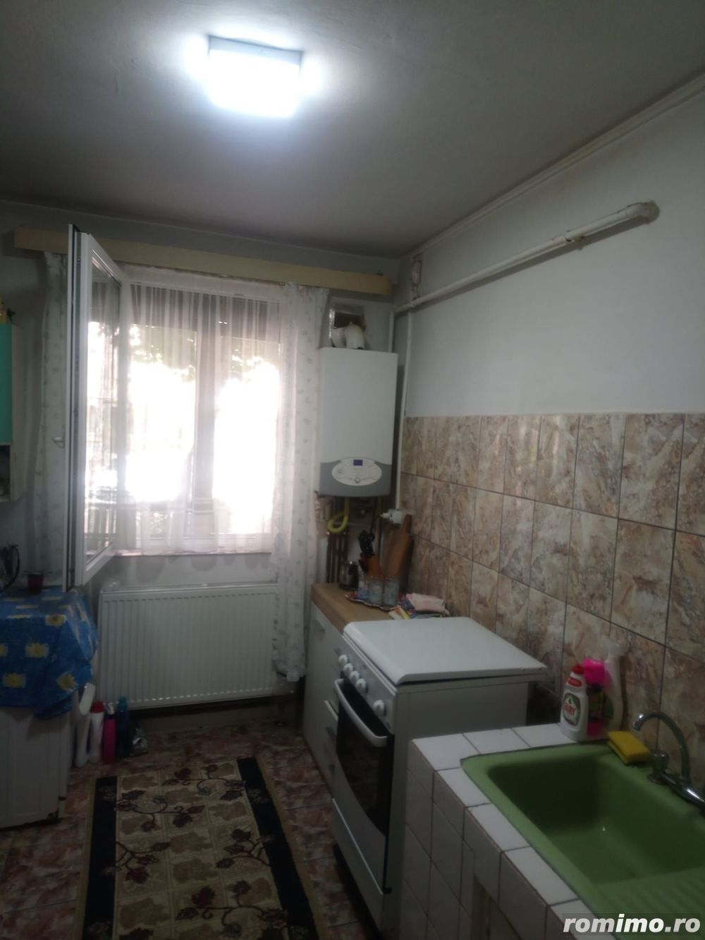 Apartament cu doua camere decomandat in zona M4