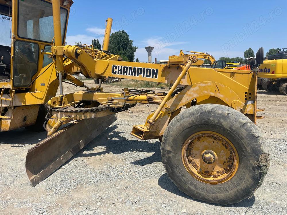 Autogreder Champion 720A