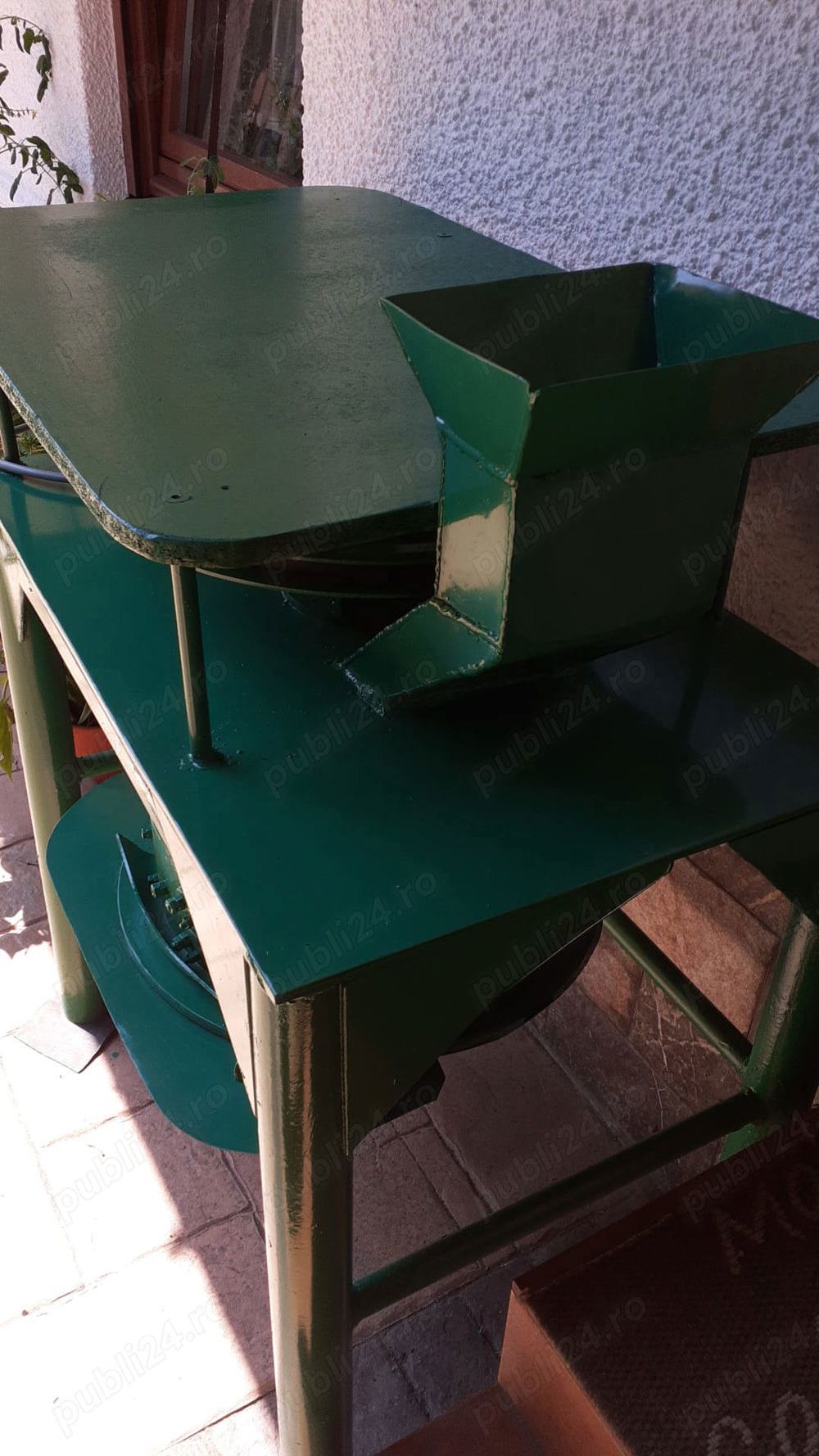 Masina de facut pasta de macese