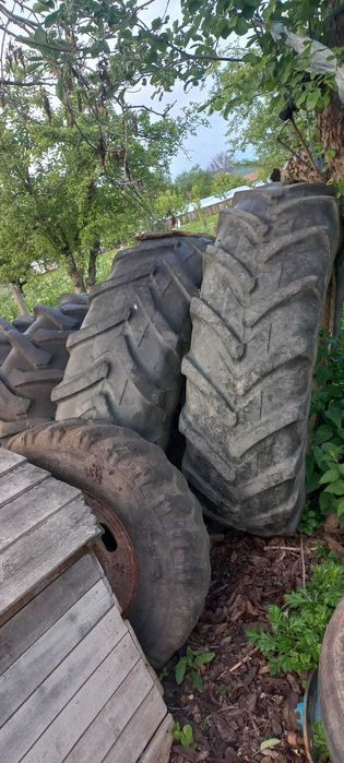 Vand anvelope tractor