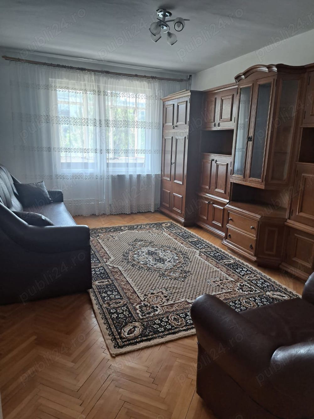 Inchiriez apartament cu 2 camere Tg.Mures, bd.Pandurilor