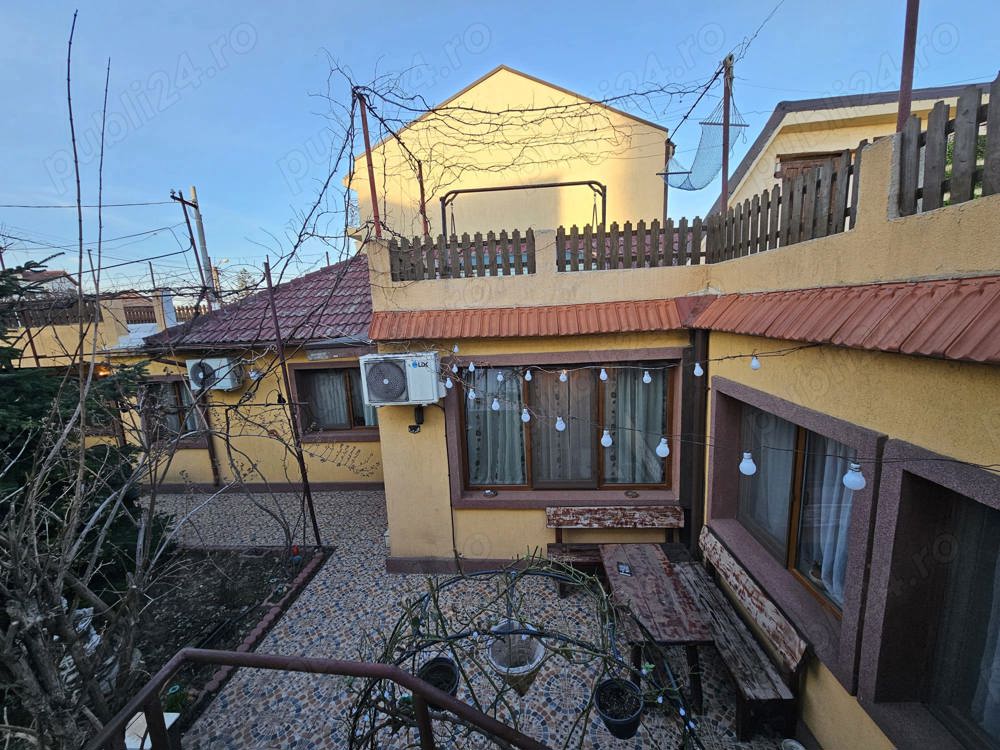 Casa modernă de vânzare 