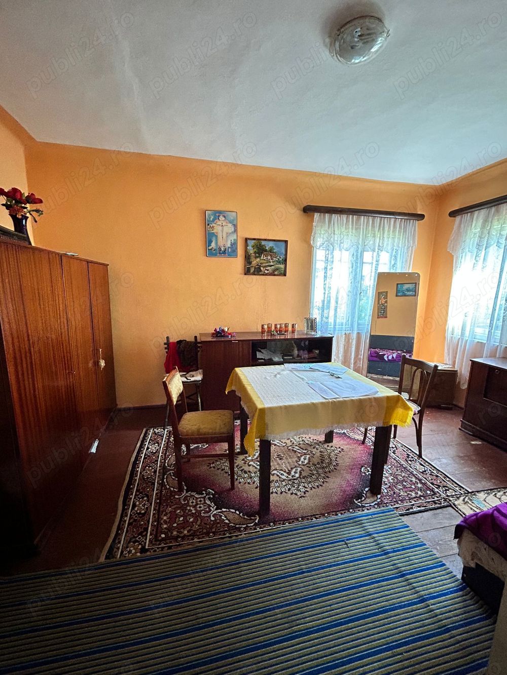 De vanzare Casa 3 camere, teren intravilan in suprafata de 1.964 mp, Campulung Muscel