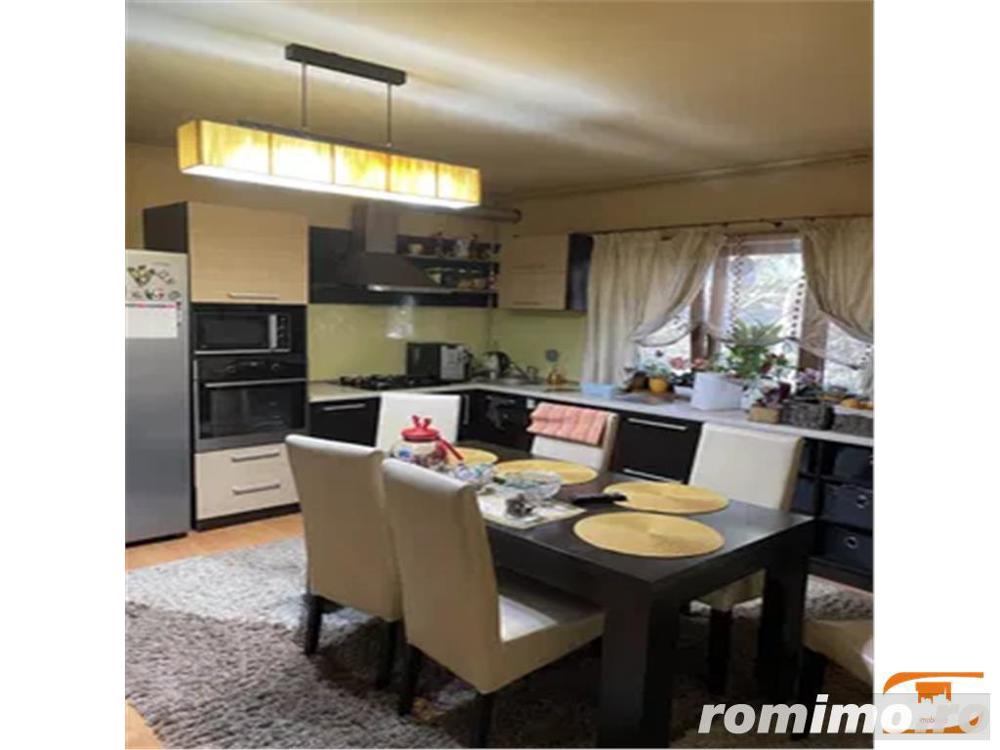 Apartament 2 camere modificat in 3 , Dambovita, centrala proprie