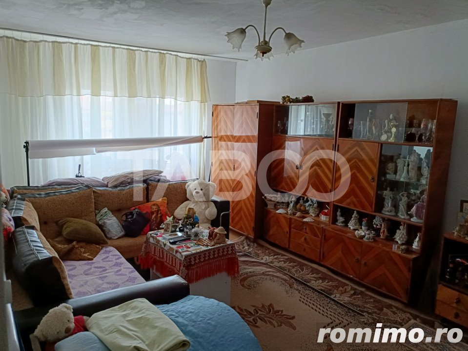 Apartament decomandat 3 camere 2 bai 68 mpu balcon Cetate Alba Iulia