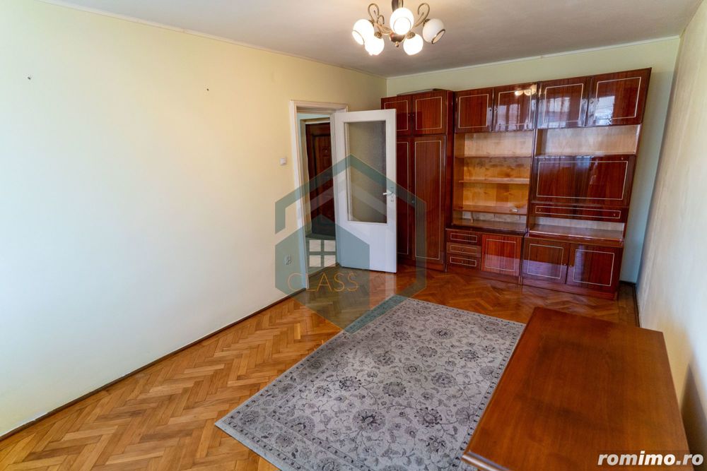 Apartament 3 camere decomandat, et. 9/10, bd. N. Balcescu, loc. Deva