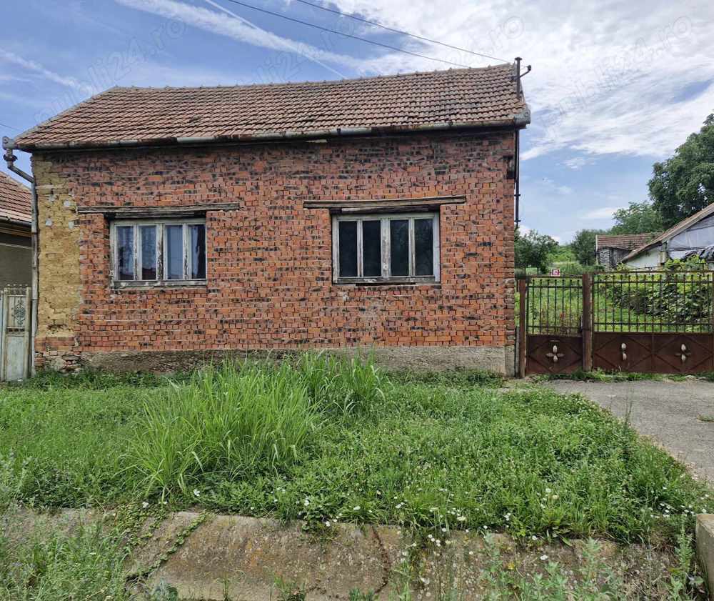 Casa de vanzare + teren intravilan in Sacuieni, Bihor *40km Oradea