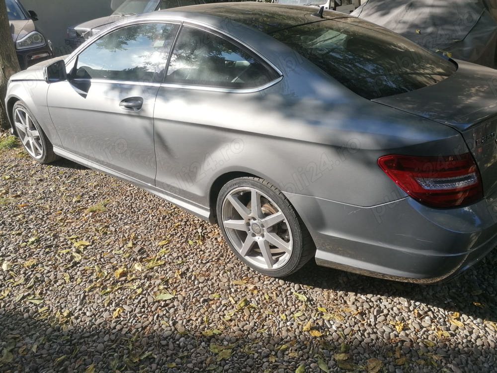 Dezmembrez Mercedes C250 C220 AMG W204 an 2014 orice piesă la cel mai mic preț fără motor 