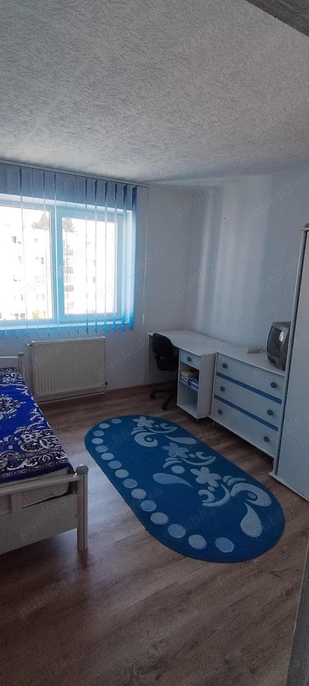 Apartament 3 camere de vânzare 