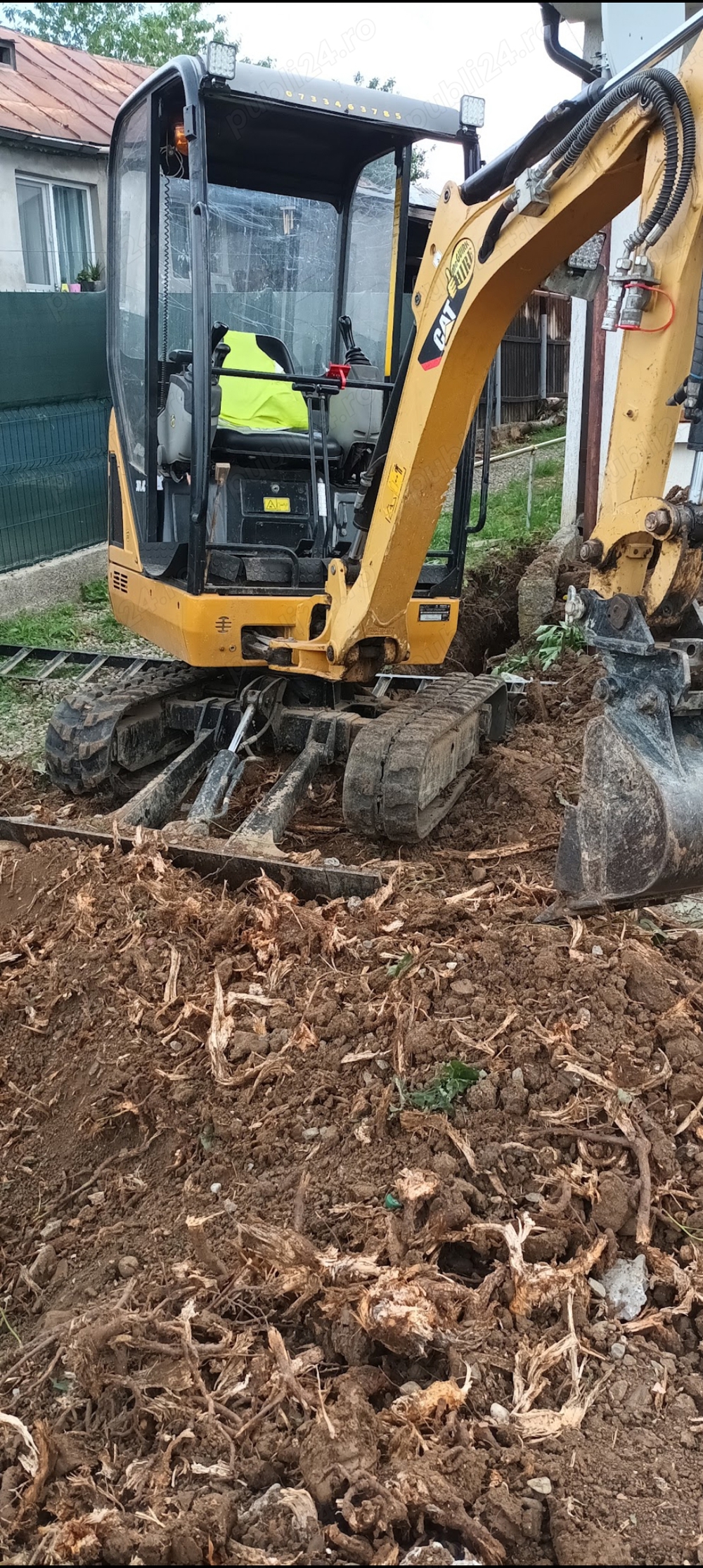 miniexcavator de inchiriat