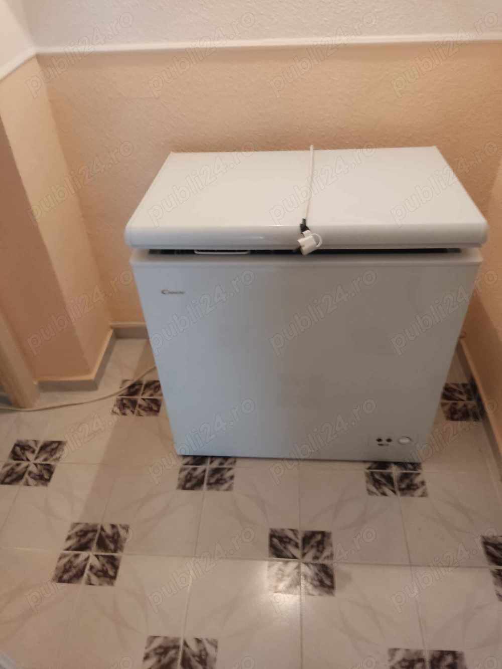 Vând lada frigorifica Candy noua 198l 750 lei