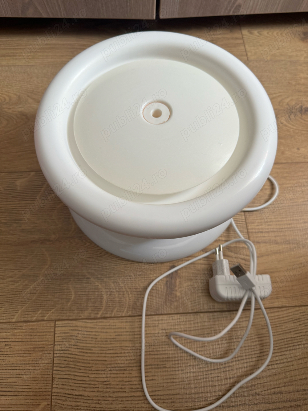 Vând fântână apă pisici