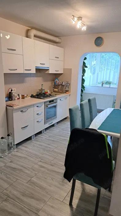 Apartament 3 camere decomandat parter amenajat zona Girocului