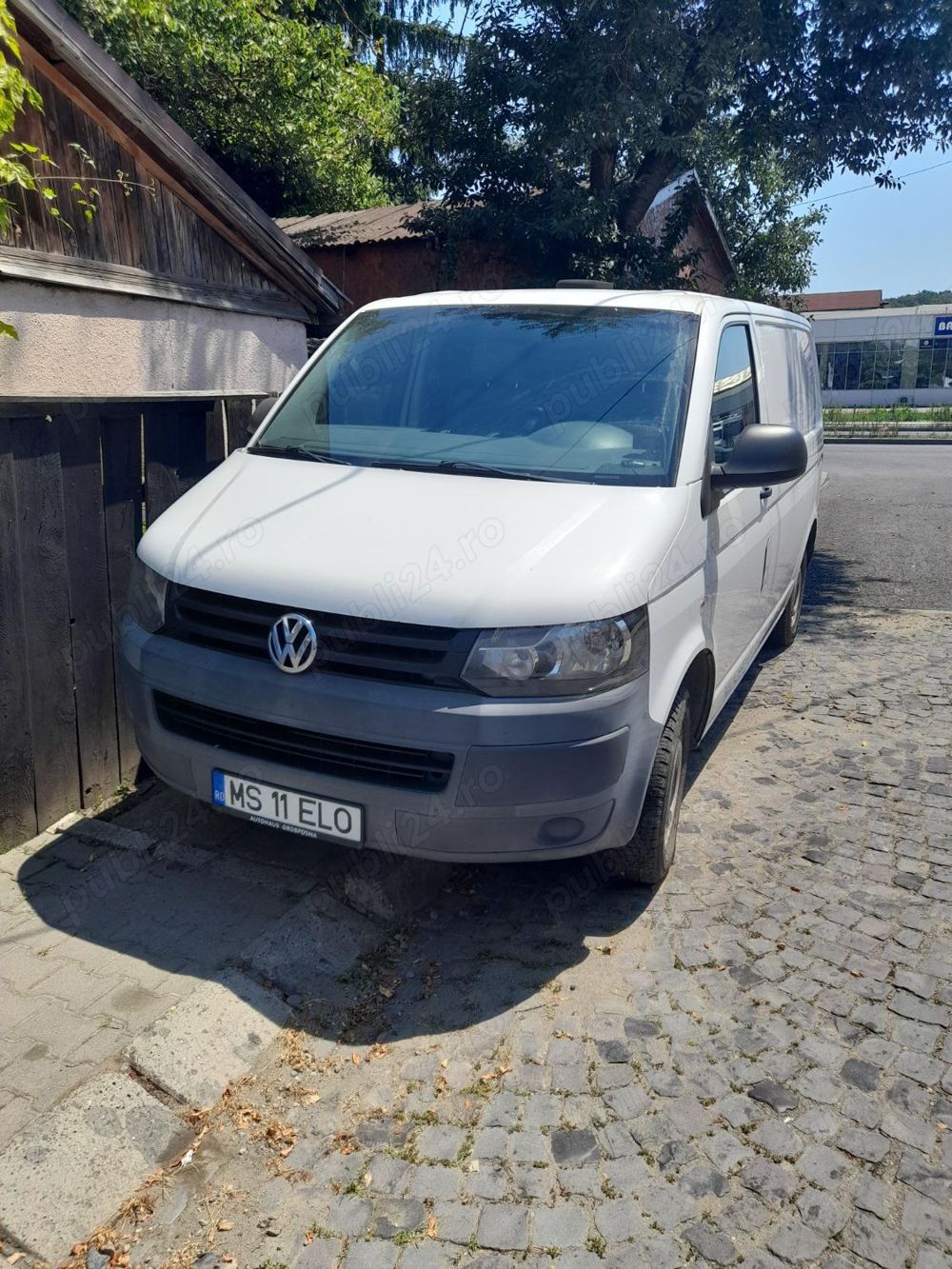 Inchiriez VW T5 Marfa