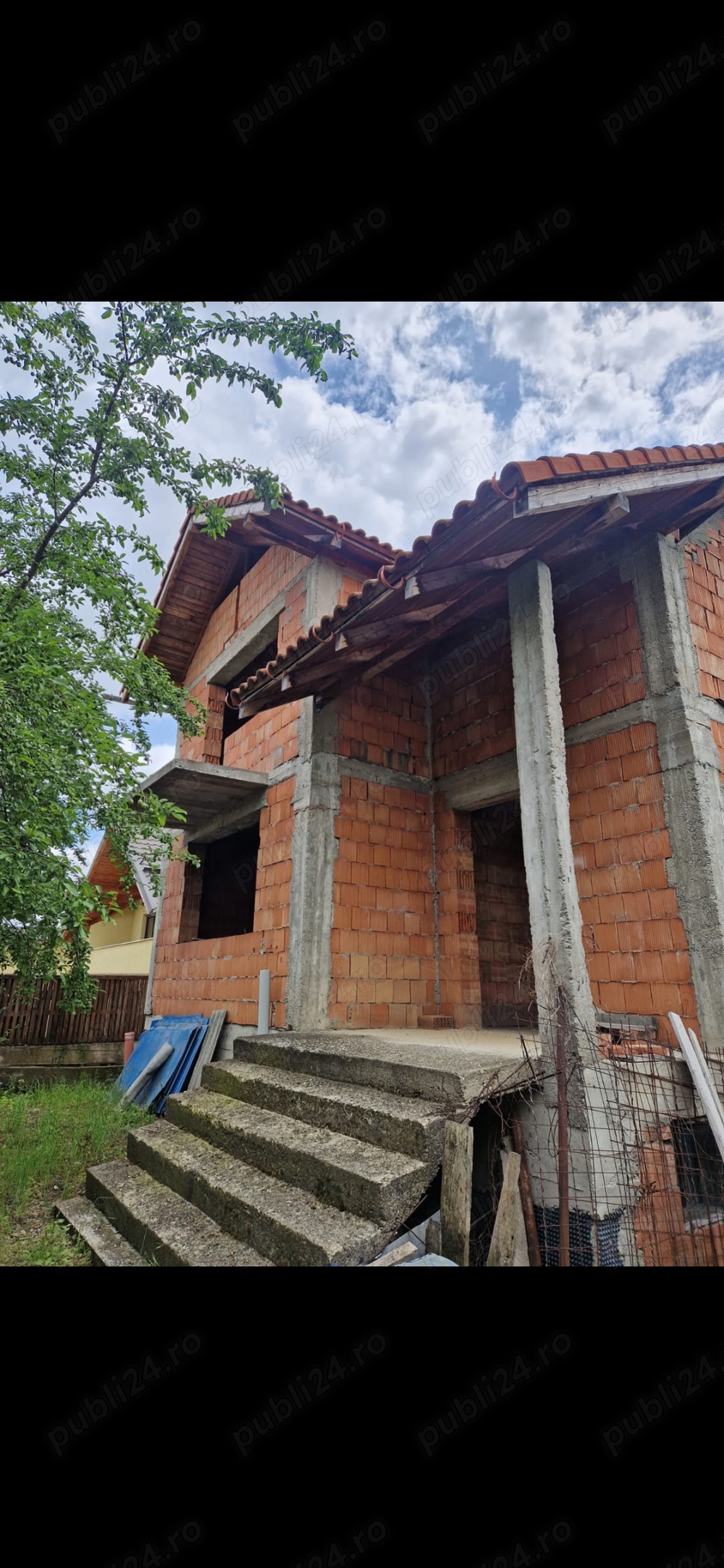 Vând casa la rosu, Dambul Rotund 