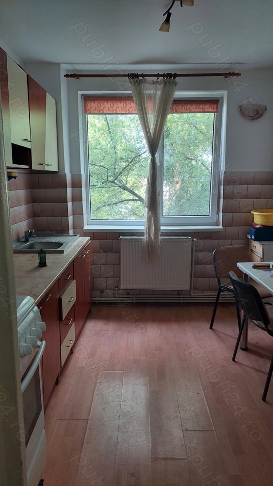 Apartament 2 camere, nedecomandat,str.Ghioceilor, Braila,central,spațios,centrala termica,termopane.