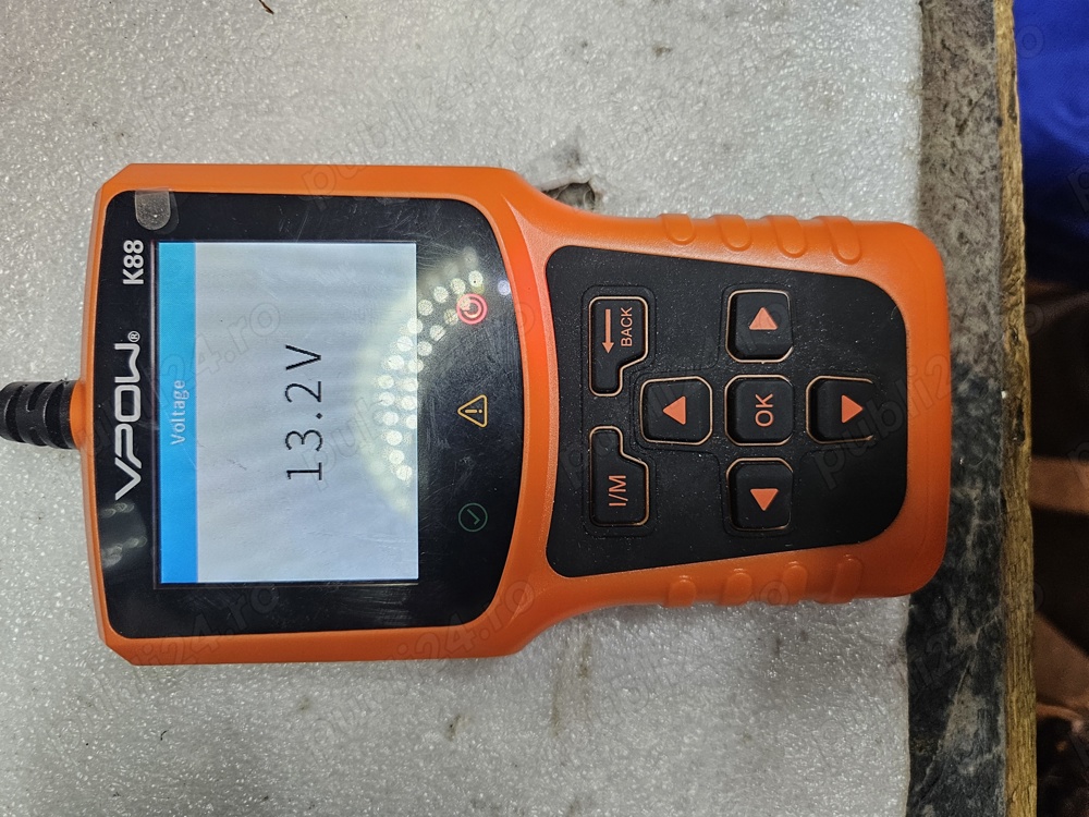 Cititor de coduri de eroare a motorului pentru toate mașinile OBDII