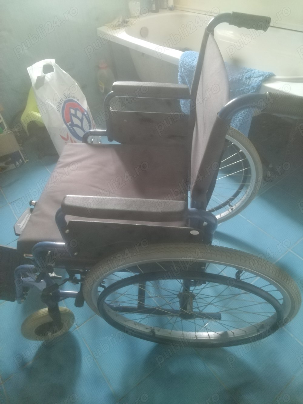 Fotoliu roulant 560 ron