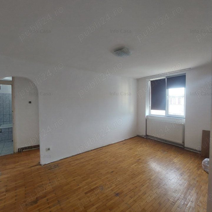 Vand apartament 3 camere