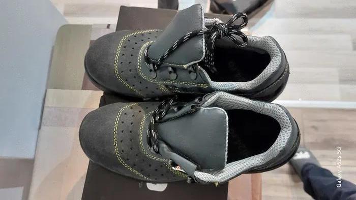 Pantofi munca cu bombeu metalic safety shoes 38,42