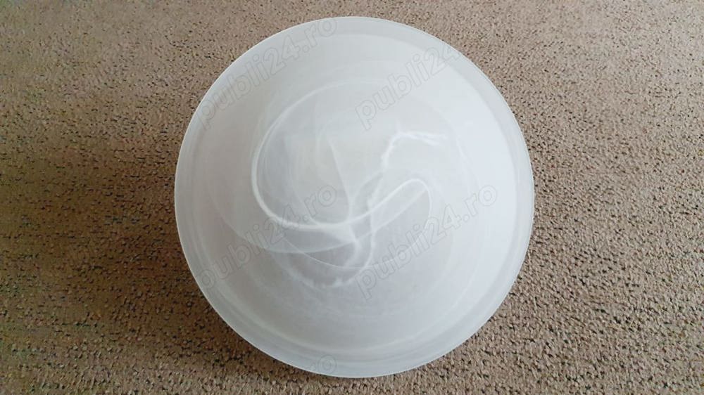 Abajur de sticlă mata pentru plafonieră