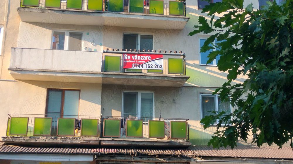 Apartament 4 camere de vanzare