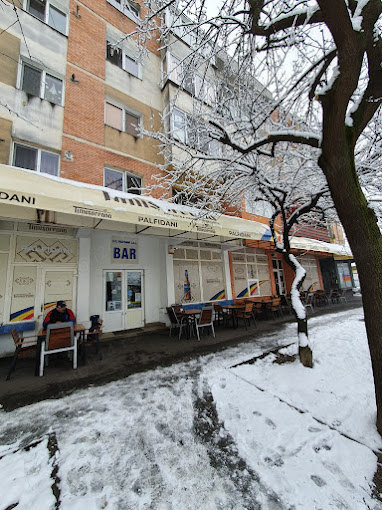 Angajăm Barman sau Barmaniță Angajăm Barman sau Barmaniță