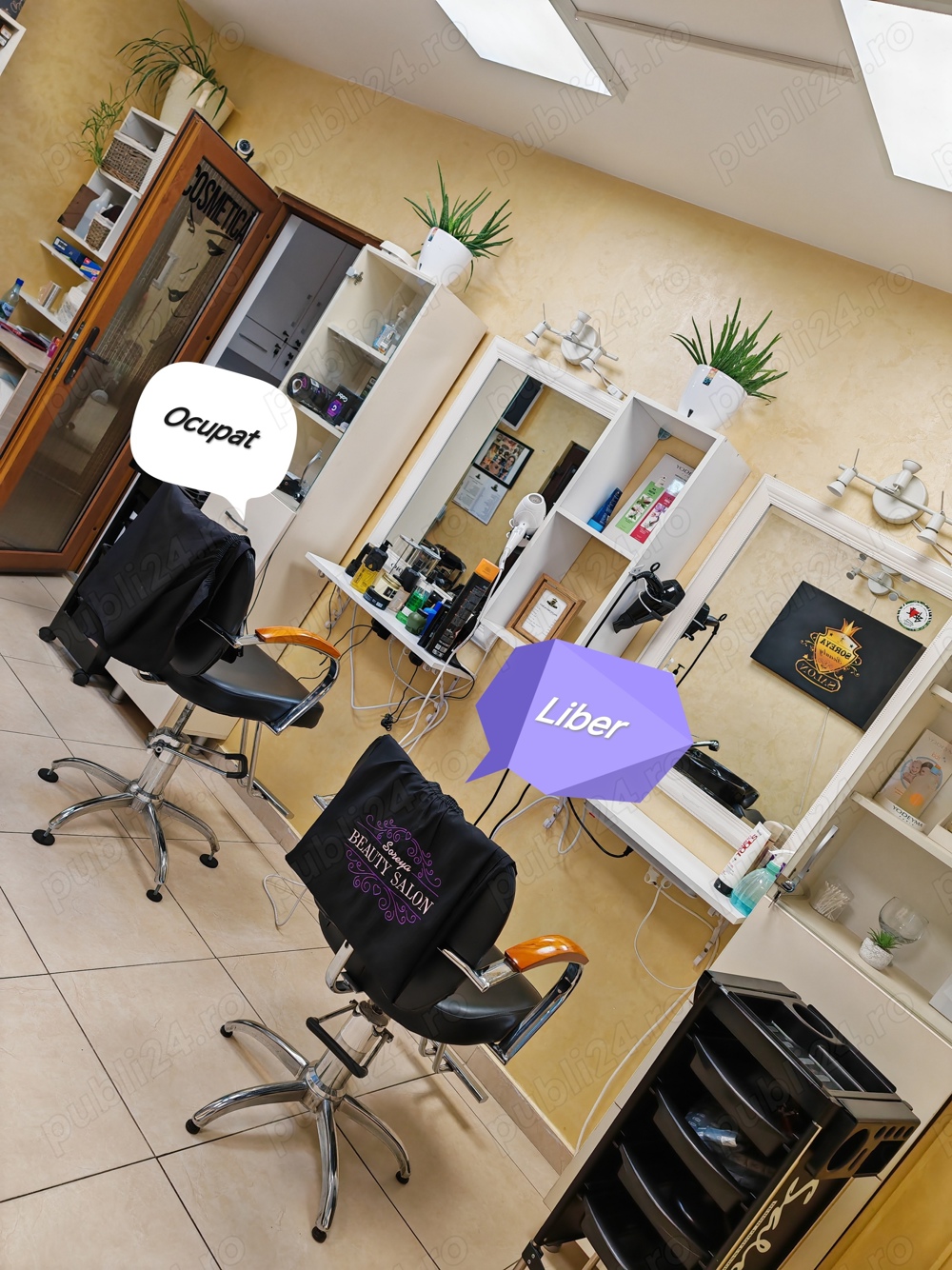 Post liber în salon 