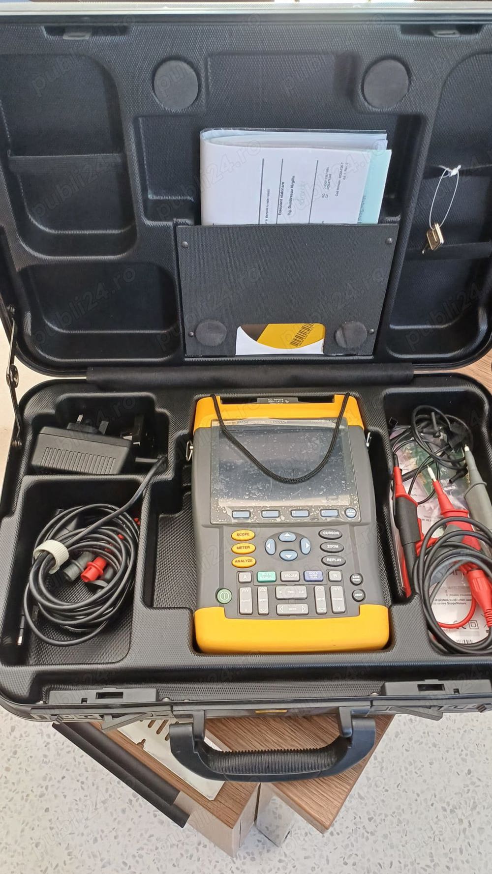 Osciloscop Color Fluke 225c