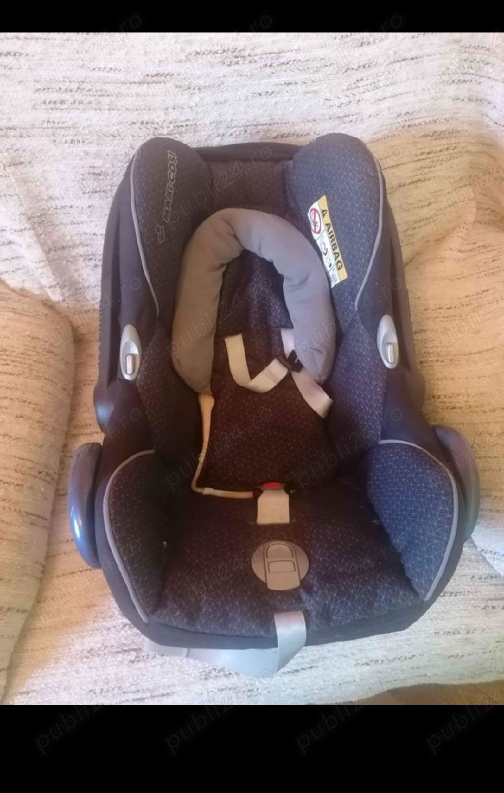 Scoică bebe de mașină 