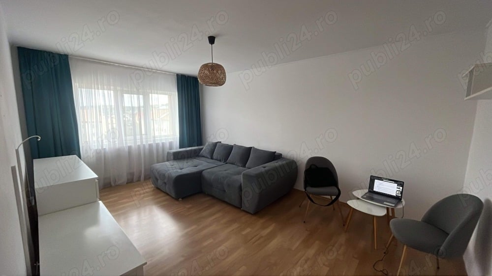 Vând apartament cu 3 camere in stadion