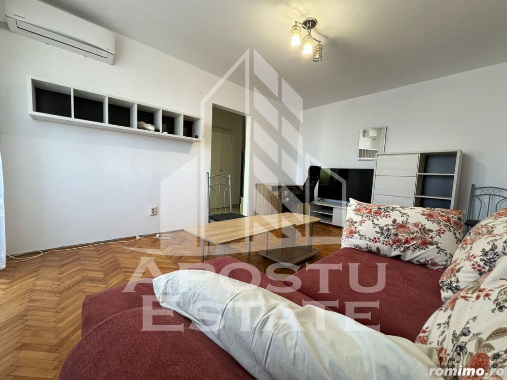 Apartament ultracentral cu 2 camere semidecomandat