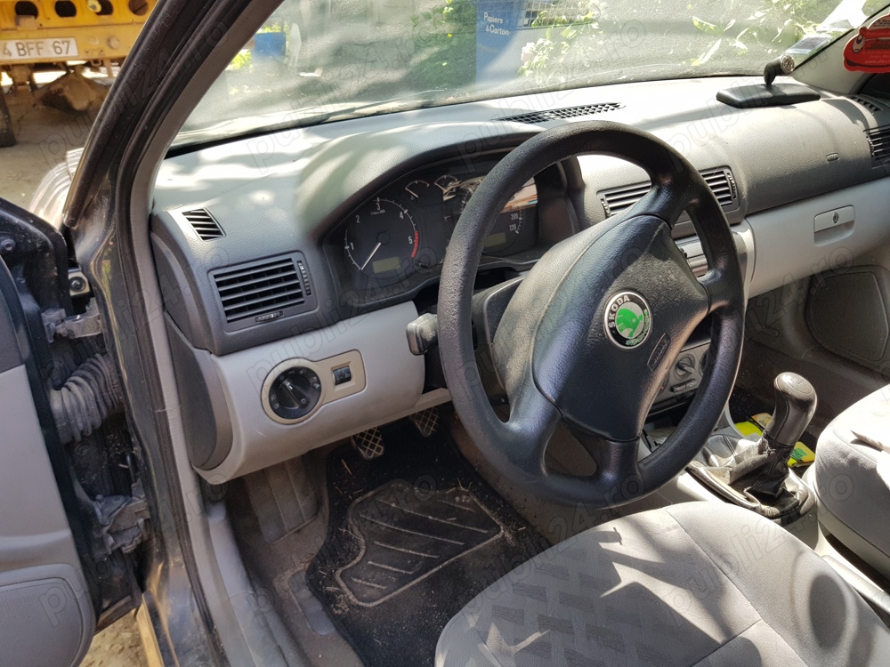 Skoda Octavia 1.9 tdi, pentru  piese, întreagă.