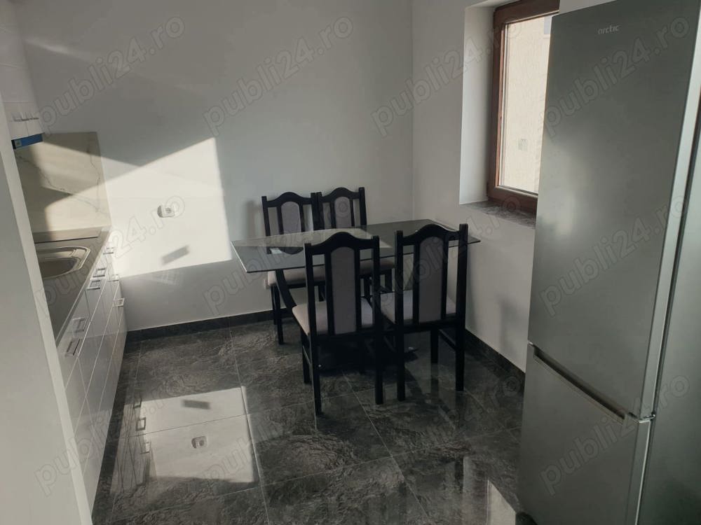 Comision 0 Închiriez apartament 2 cam (dorm și living cu bucatarie op