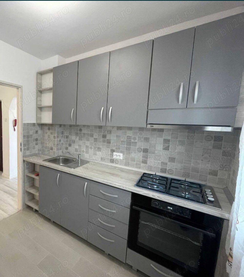 Vand apartament 2 camere,etaj 3 strand