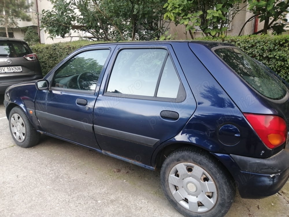 Vând Ford Fiesta secand dec. 2001 Euro 4