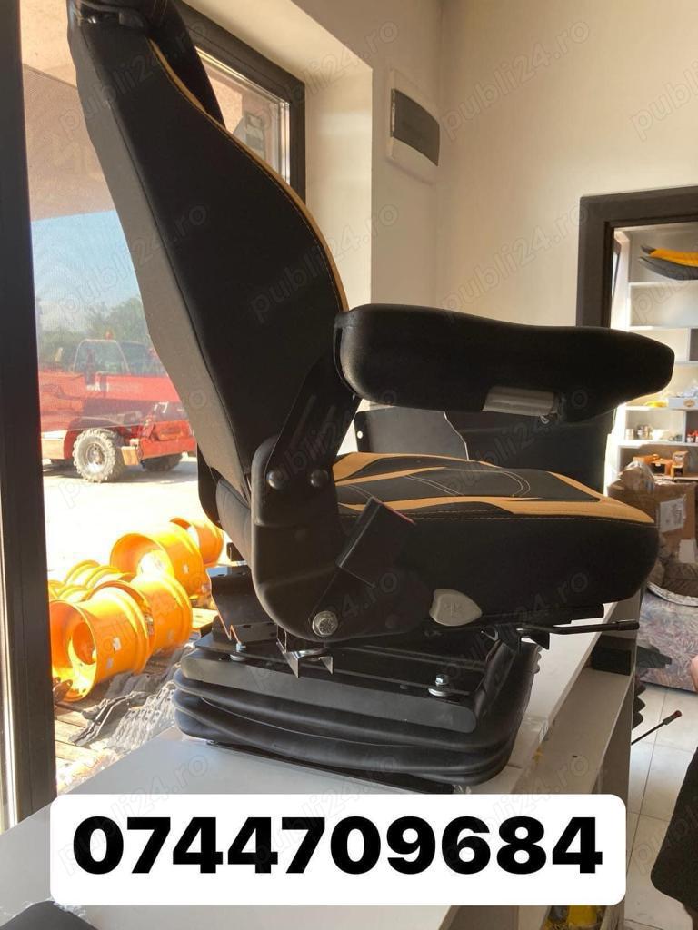 Scaun multifunctional rotativ buldoexcavatoare