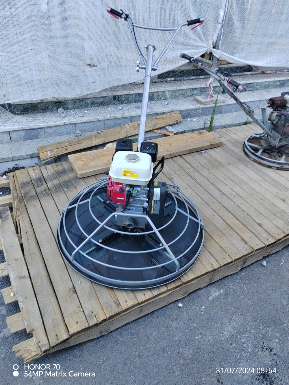 ELICOPTER DE ȘLEFUIT BETON 