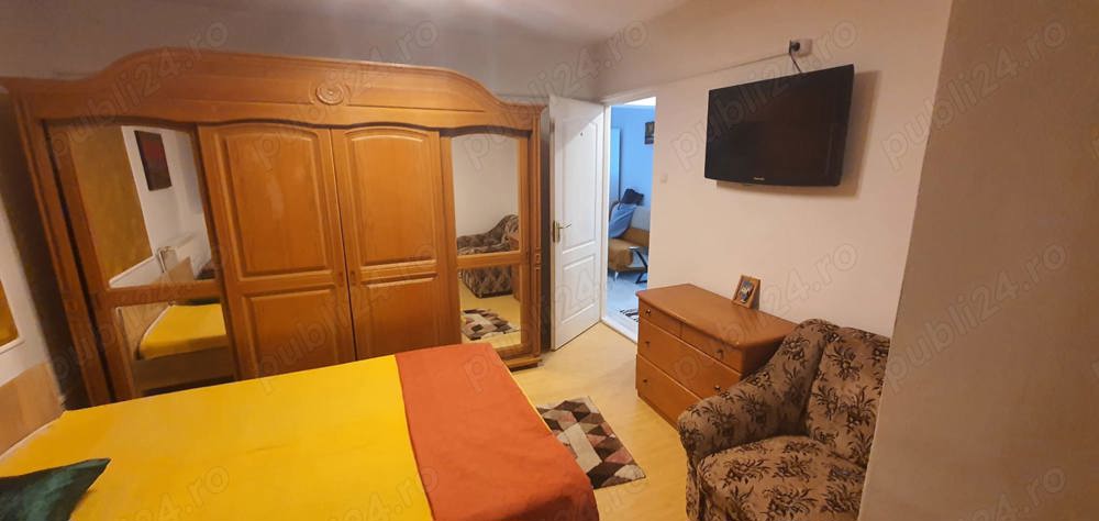 De închiriat apartament cu 2 camere decomandate(Cornişa)