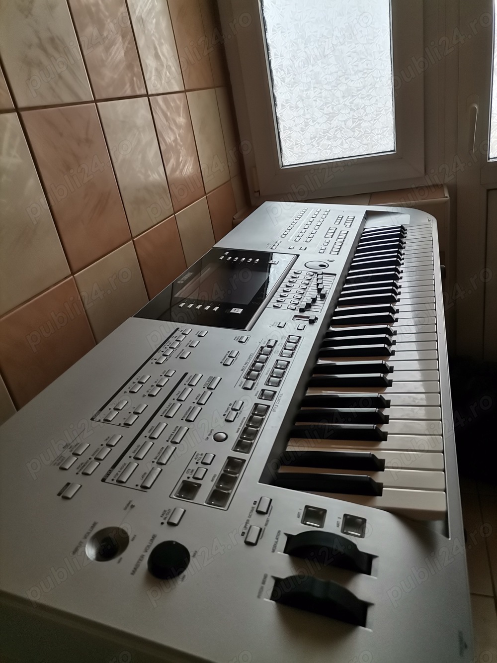 Tyros 3 Yamaha, de vanzare- Clapa-Keyboard