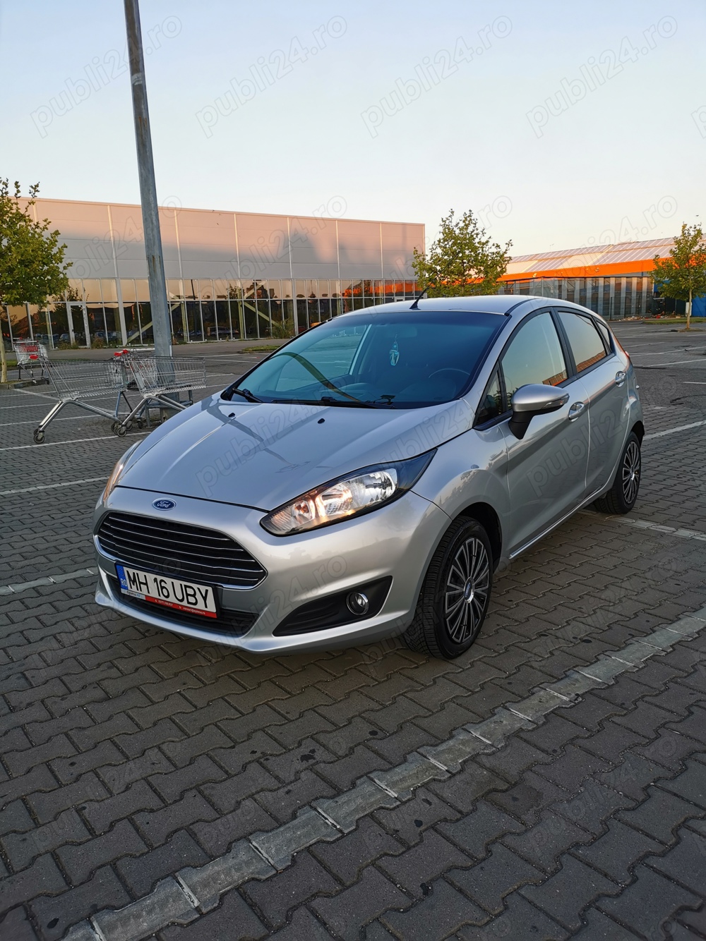 Vând Ford Fiesta 