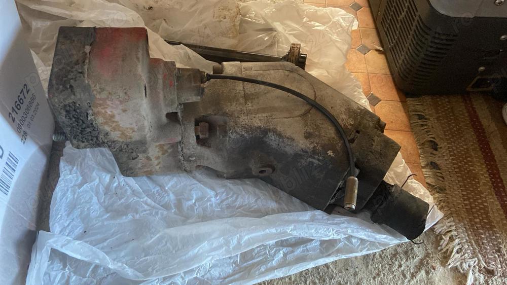 Vând pompă hidraulică 