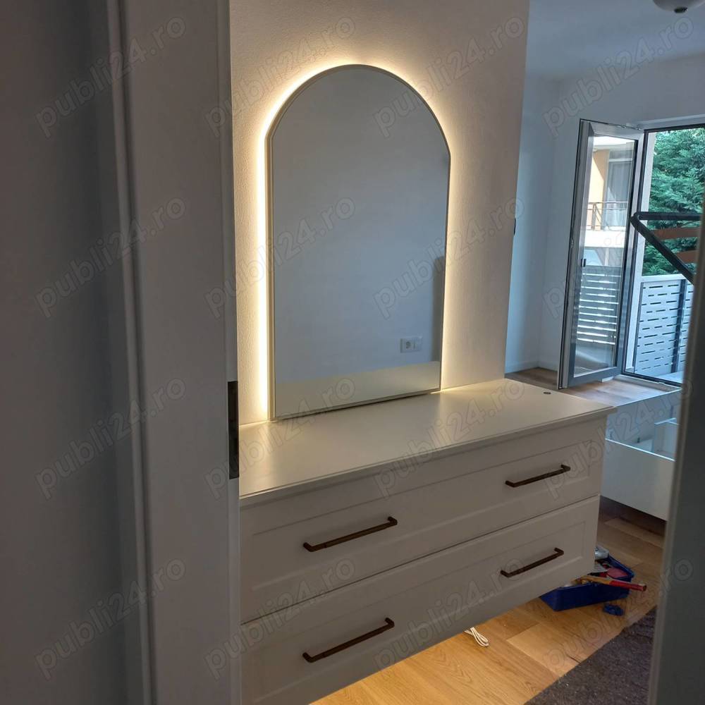 Masa de machiaj cu oglinda si banda LED, NOUA
