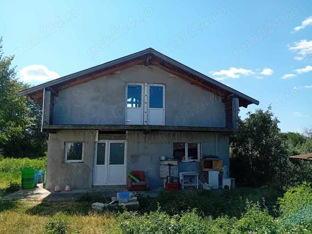 Casa Girov 152mp P+M ila sosea asfaltata din BCA teren 1240mp intravilan la rosu termopan acoperita 