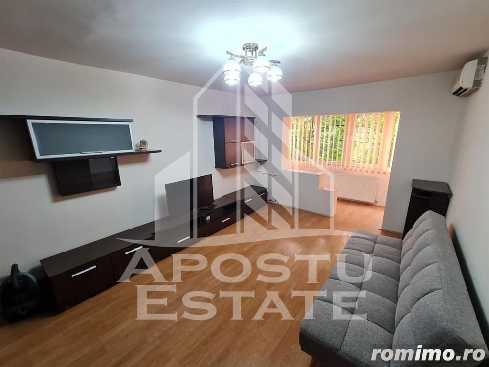 Apartament cu 2 camere semidecomandat, zona Lipovei