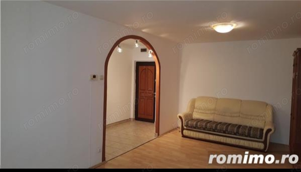 Vand apartament cu 2 camere,decomandat,zona Simion Barnutiu