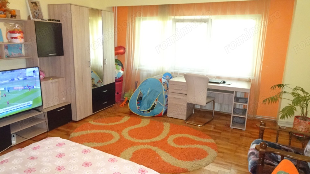 Vand apartament cu 2 camere decomandat in Deva, Eminescu in C-uri, suprafata utila 58 mp, parter