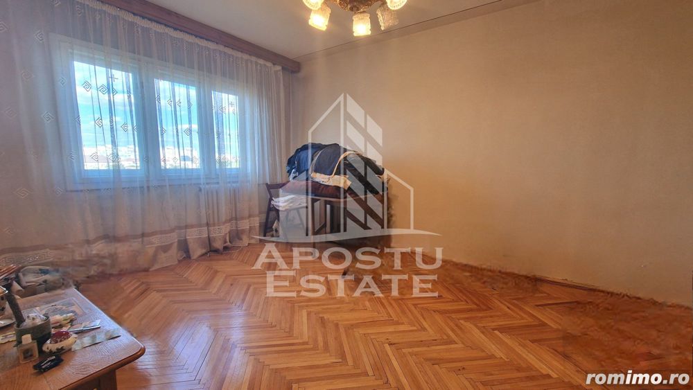 Apartament 3 camere, decomandat, etaj intermediar, zona Gheorghe Lazar