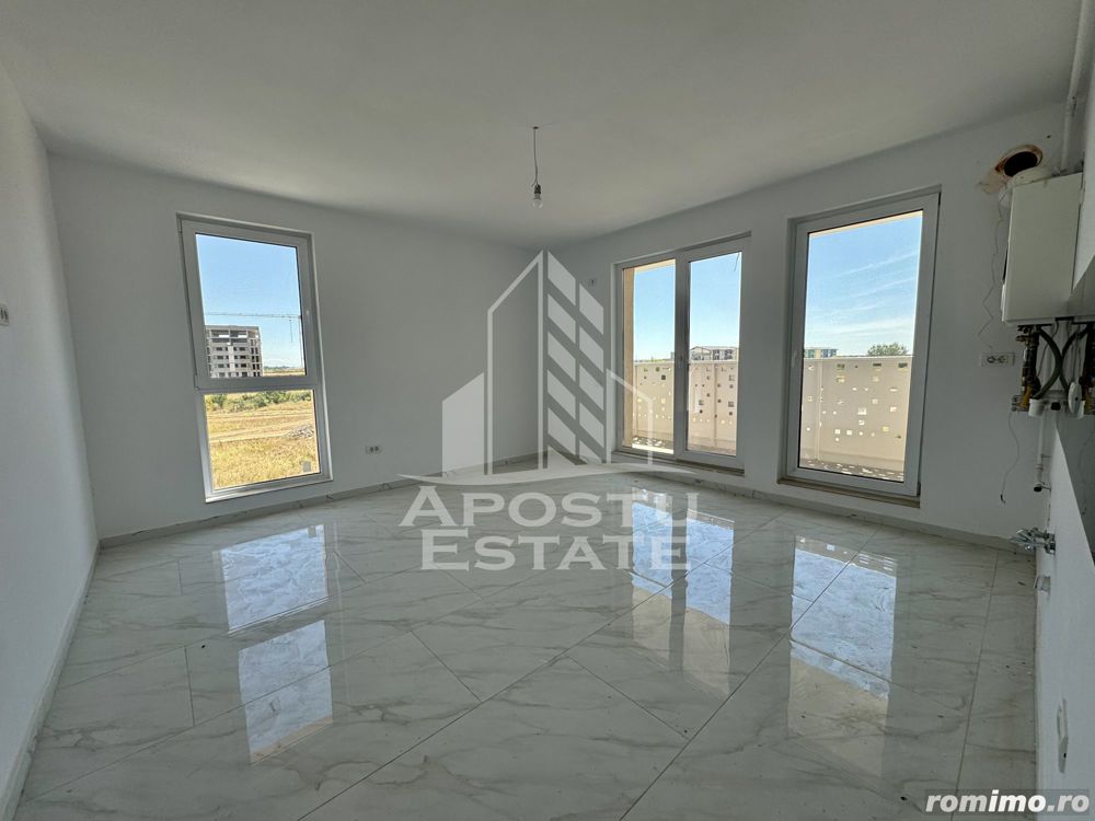 Apartament cu 2 camere, la asfalt, hotel IQ, etaj intermediar cu lift.